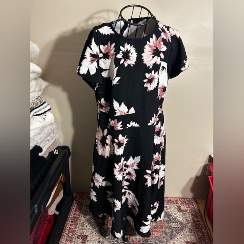 Lane Bryant size 14 casual dress pretty womens black floral  pink stretch fourt